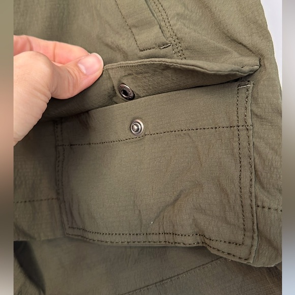 Athleta Trekkie cargo shorts - Picture 3 of 7